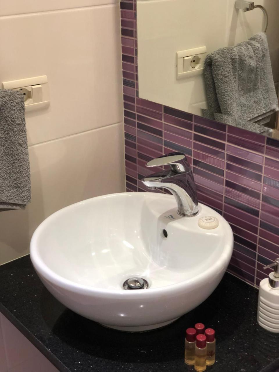 Shehu Hotel 3*